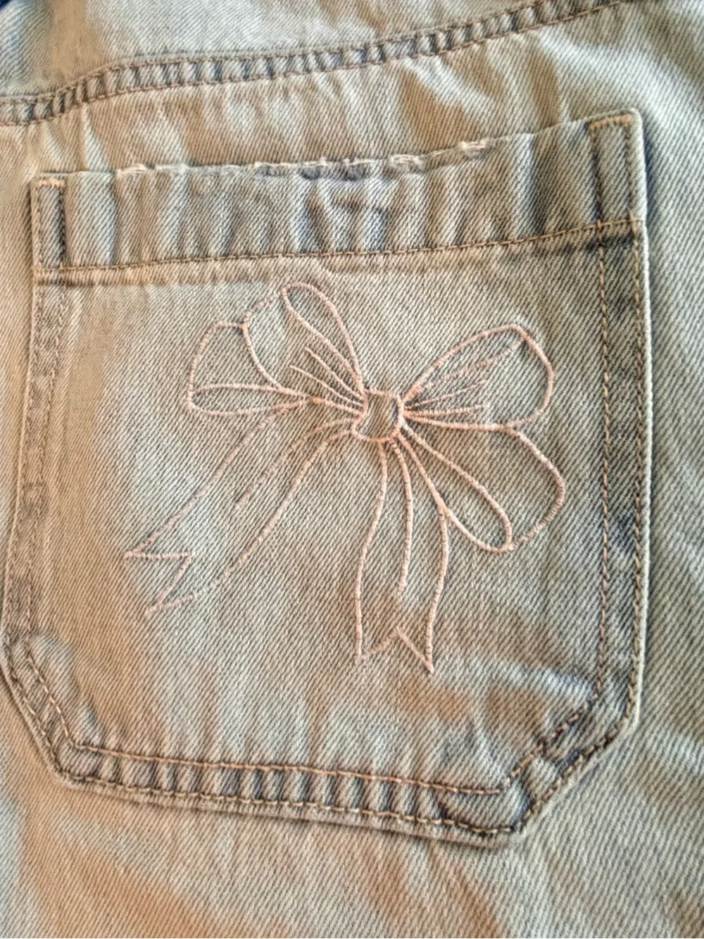 NWT Hollister Low-Rise Baggy Denim Jorts Light Wash 24